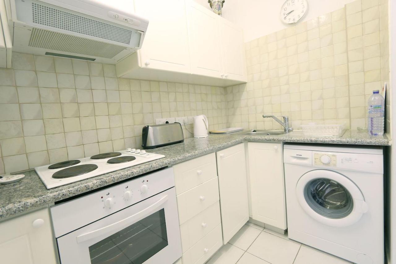 Victor Apartment Пафос Экстерьер фото