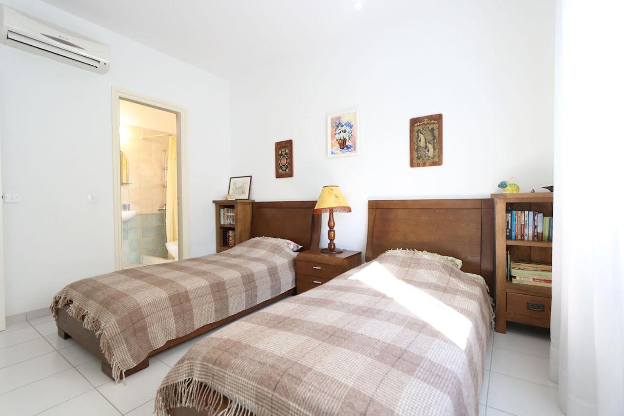Victor Apartment Пафос Экстерьер фото